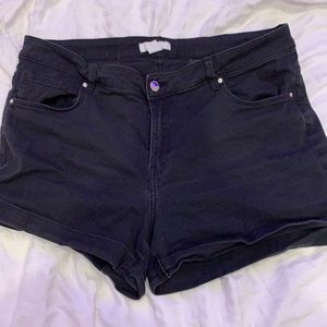 Black H&M shorts